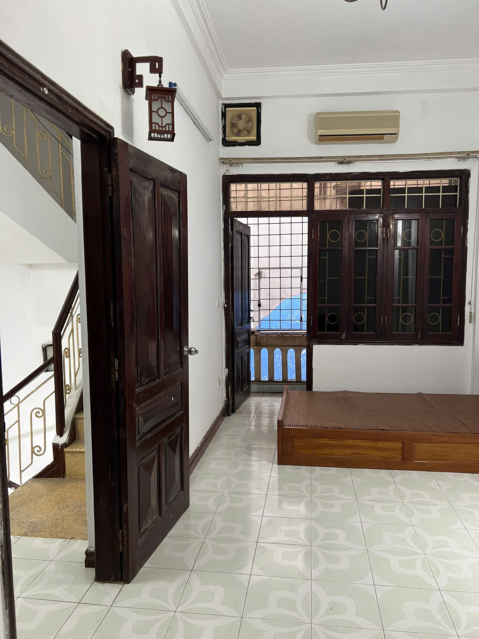 Cho thuê nhà nguyên căn ngõ 128C Đại La, 40m2x3 tầng, 03 ngủ ở gia đình, nhóm chỉ 9tr5 - Ảnh 1